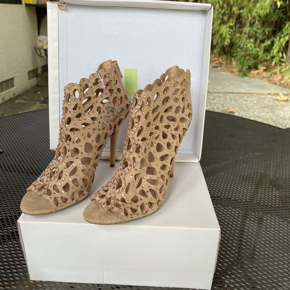 Cage heels size 8.5 never worn